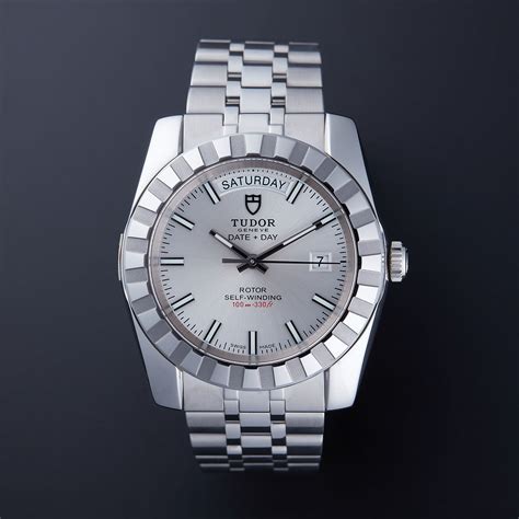 tudor classic date automatico fondo bianco|Tudor Classic Date and Day 23010 .